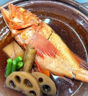 大将自慢の魚の煮つけ